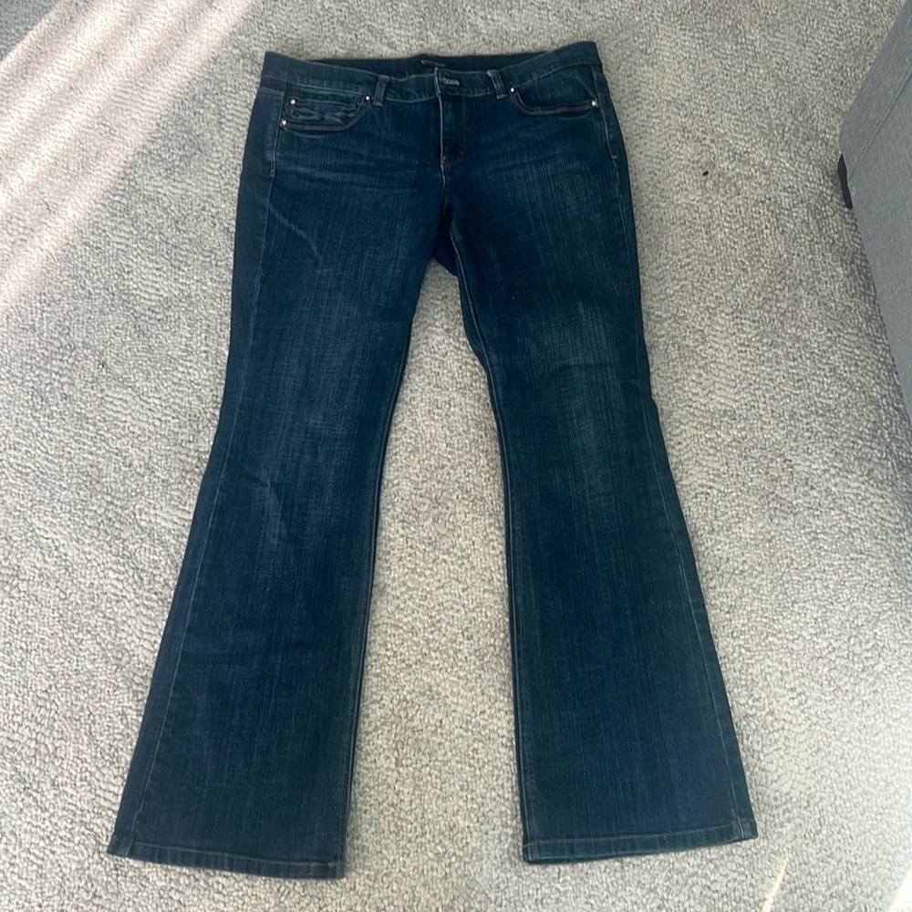 White House Black Market Noir 12R Women’s Jeans. Never been worn.